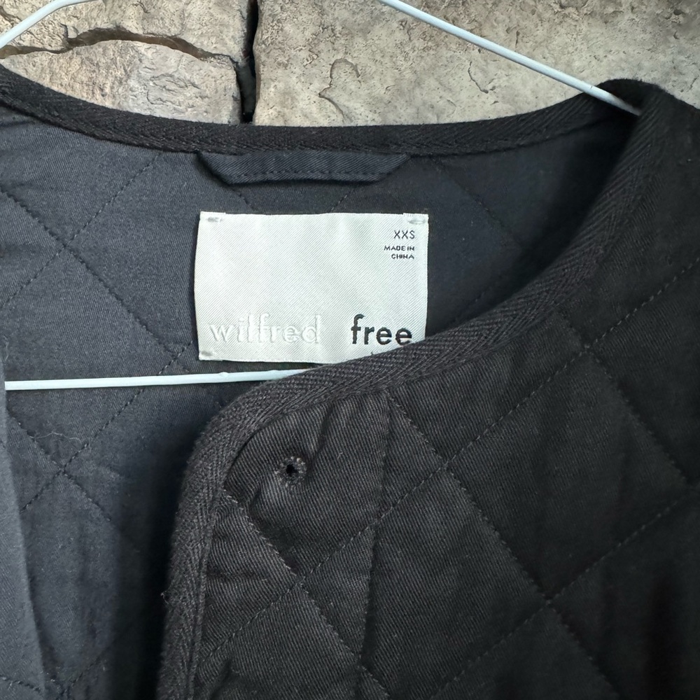 Aritzia Wilfred black Tiffany quilted jacket - Picture 2 of 5